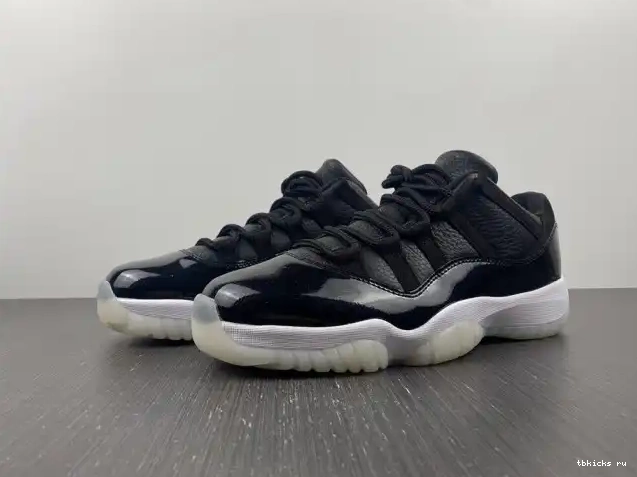 TB Air 72-10 AV2187-001 Jordan Retro Low 11 0525